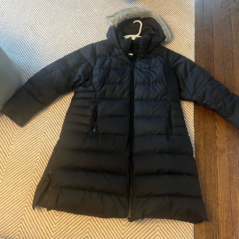 Athleta down puffer coat in black - size 1x